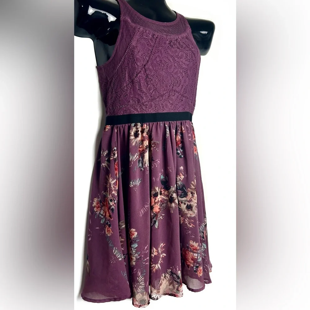 Xhilaration Purple Floral Lace Dress NWOT - Picture 3 of 11